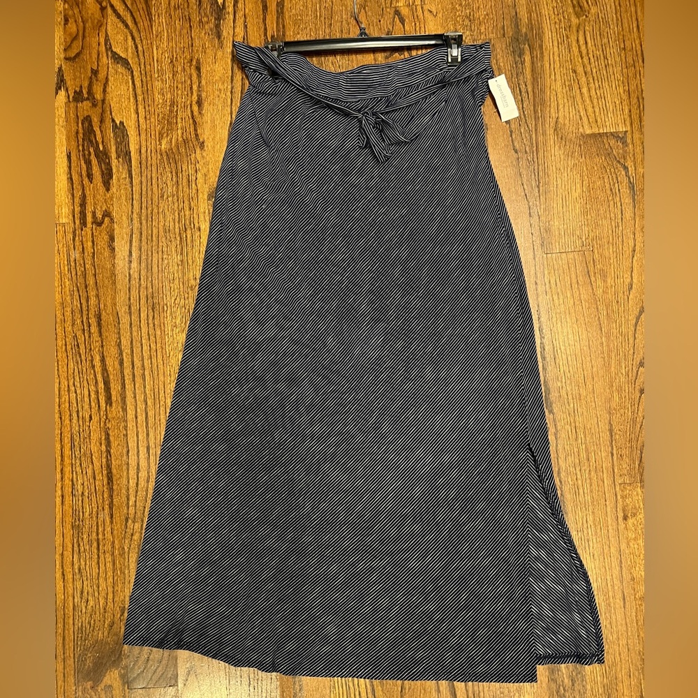 Westport Navy Blue White Striped Long Skirt Sz 2x NWT